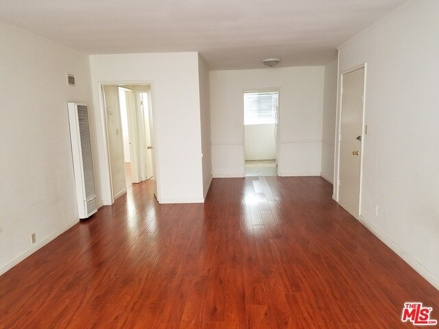 Building Photo - 515 S Serrano Ave