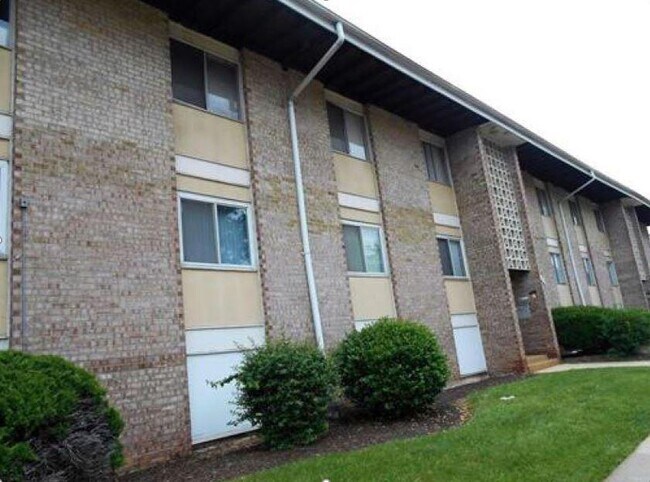 Building Photo - 504 Wilson Bridge Dr