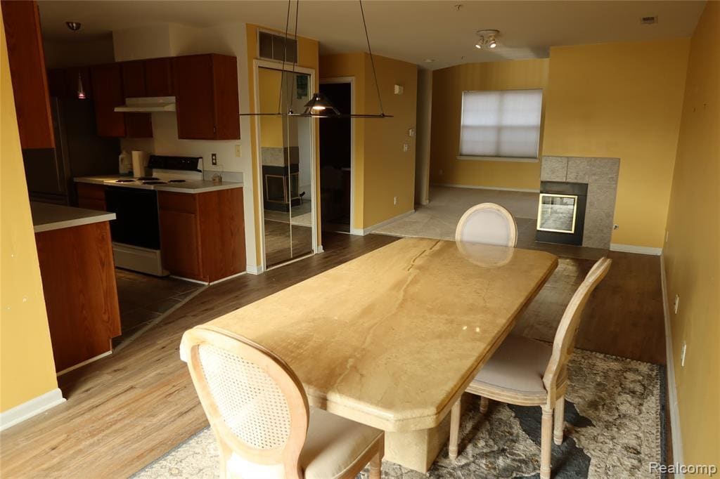 Building Photo - 1956 Campau Farms Cir