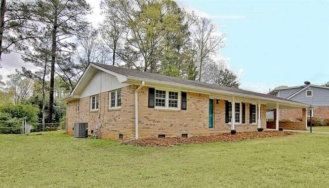 Building Photo - 4710 Navaho Cir