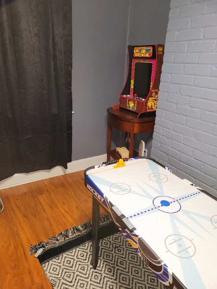 Building Photo - 718 McKewn St