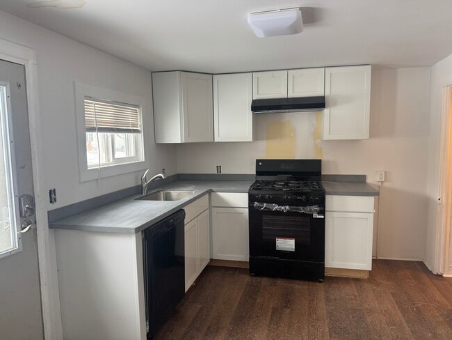 Building Photo - 222 W 3rd St