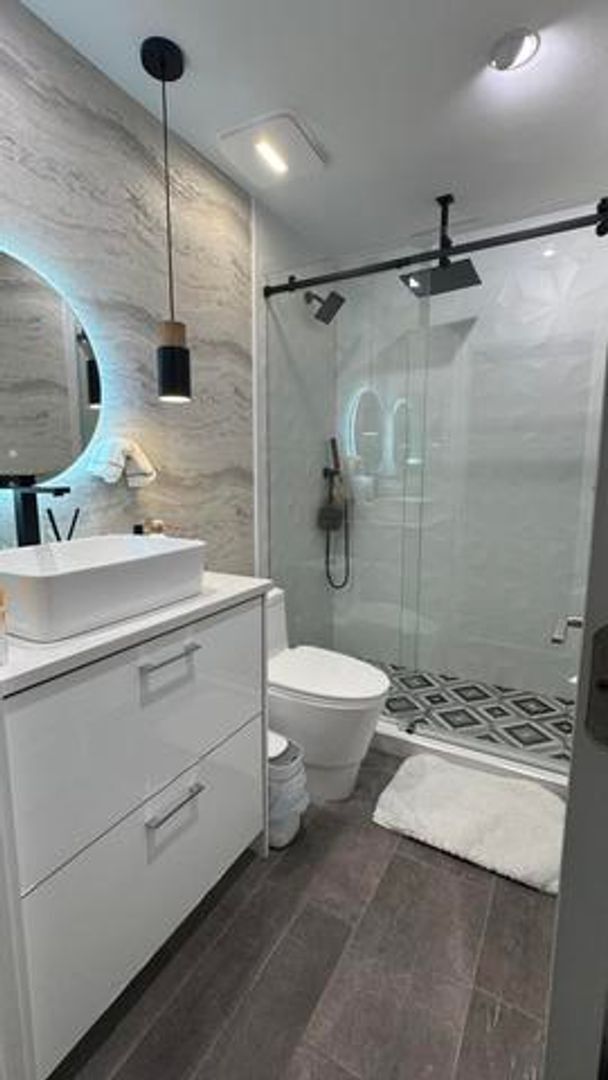 Building Photo - 672 NW 45th Ave