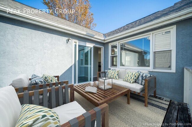 Building Photo - Available Now! 2 Bedroom Flat Near the Sho...