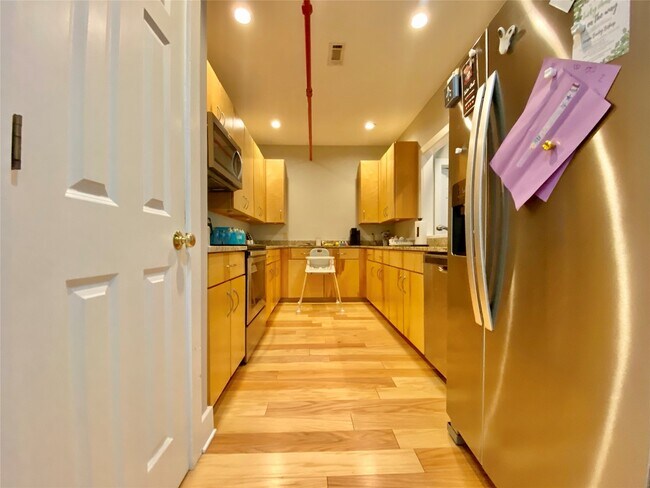 Building Photo - 254 W Washington St