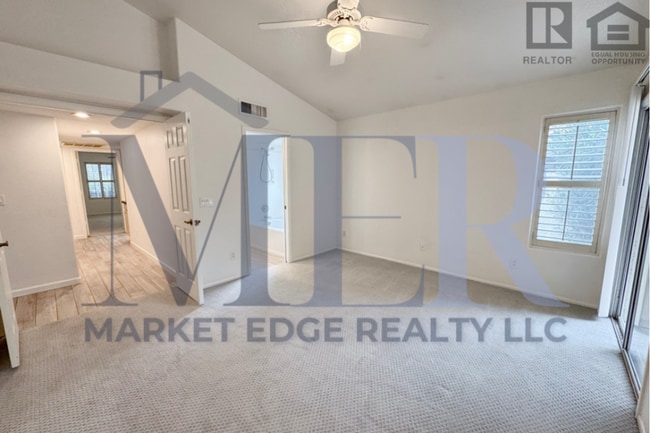 Building Photo - 2Bed/2Bath w/ Office-House at 40th St/Cactus-Garg!