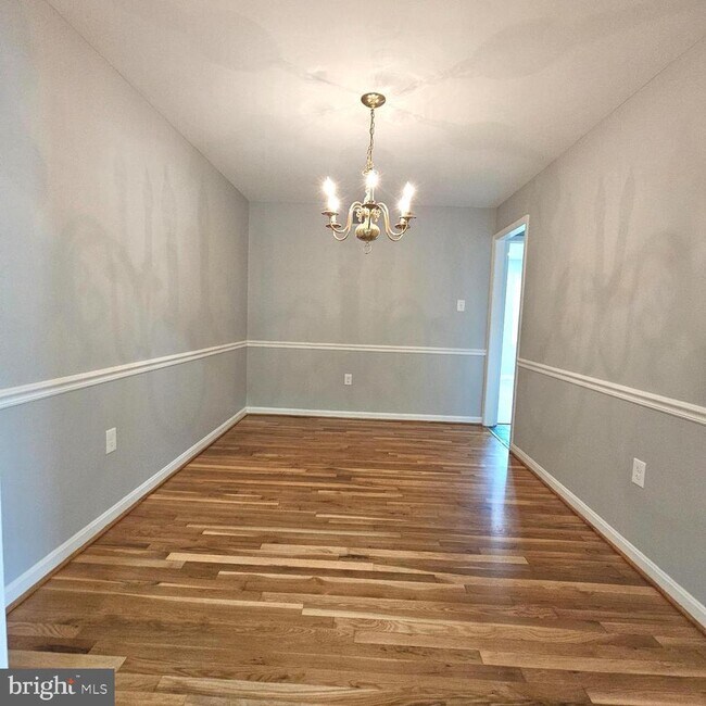 Building Photo - 7034 Bradwood Ct