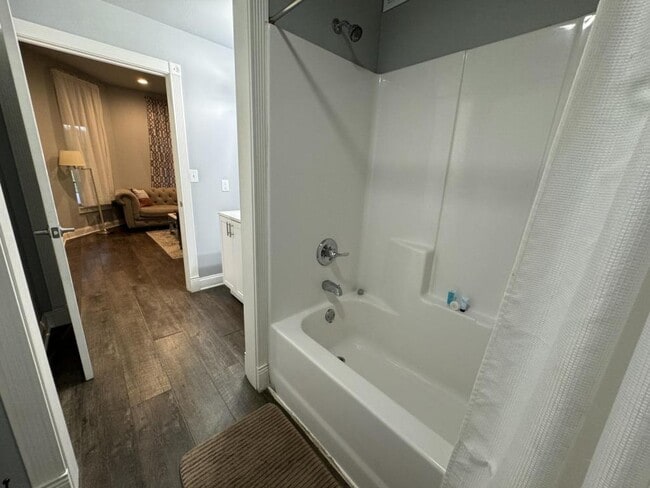 Building Photo - 1623 N Jefferson Ave