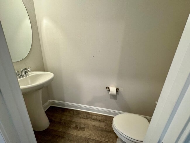 Building Photo - 145 Sandyshore Ct