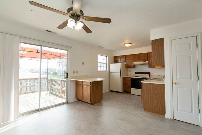 Building Photo - 3 Bed, 2.5 Bath, Townhome in Inwood, WV