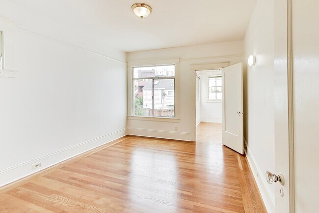 Building Photo - 623-625 8th Ave