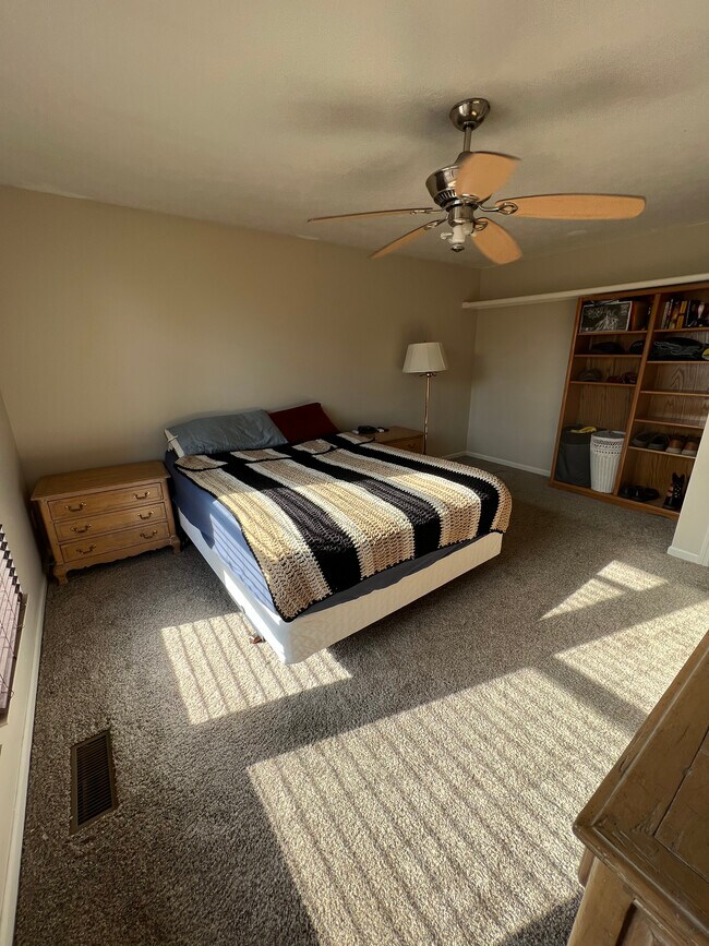 Master Bedroom - 8913 Buckhaven Dr