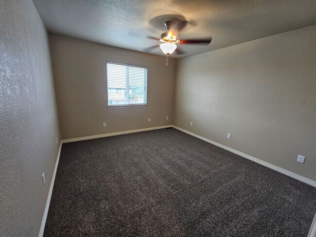 Building Photo - 6471 Stingray Ln