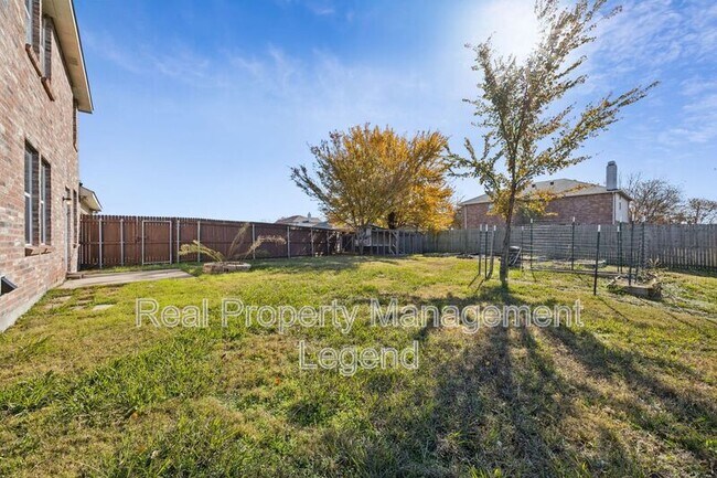 Building Photo - 2900 Sheridan Ln