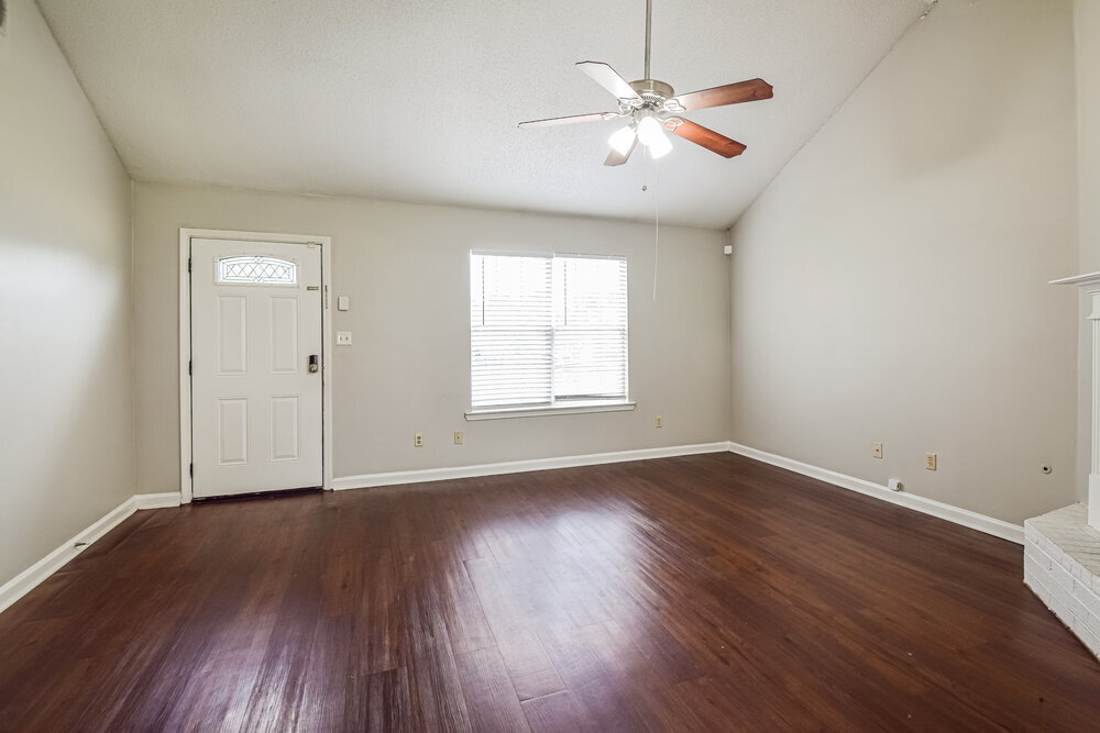 Building Photo - 4506 Shadow Hollow Dr