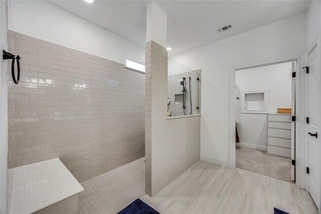 Building Photo - 331 Kitty Hawk Rd
