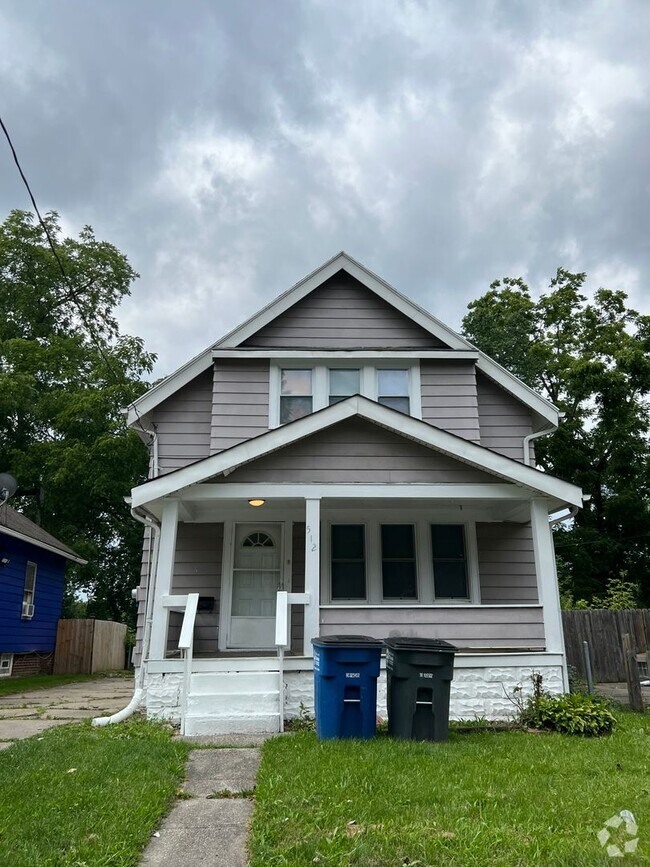 Building Photo - 2 Bedroom Home