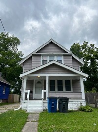 Building Photo - 2 Bedroom Home