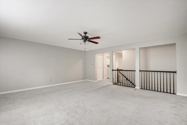 Building Photo - Spacious 2-Bedroom Townhome in St. Charles...