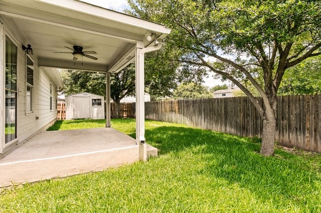 Building Photo - BEAUTIFUL SINGLE STORY HOME IN RETAMA SPRINGS