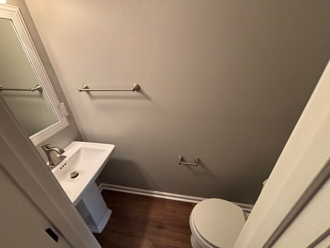 Building Photo - 575 El Paseo Pl