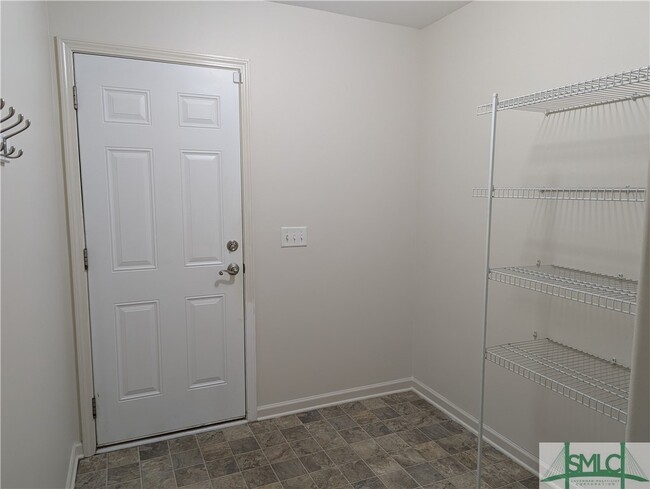 Building Photo - 325 Windmill Dr
