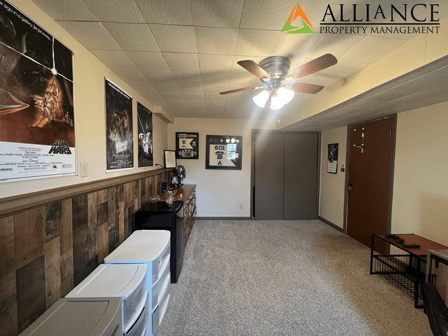 Building Photo - Beautiful Home with Easy Access to Ft. Riley!