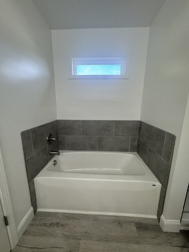 Building Photo - 203 Quinn Hill Ln