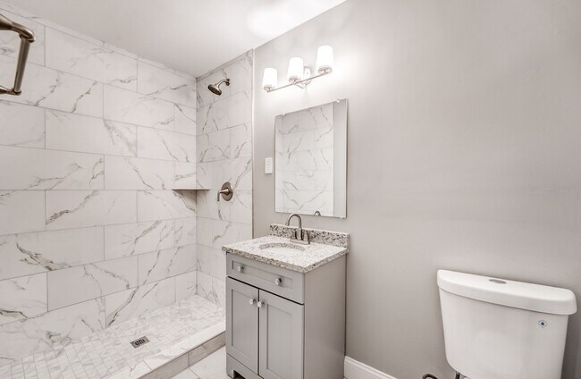 Building Photo - Charming 4-Bedroom, 3-Bath Single-Family H...