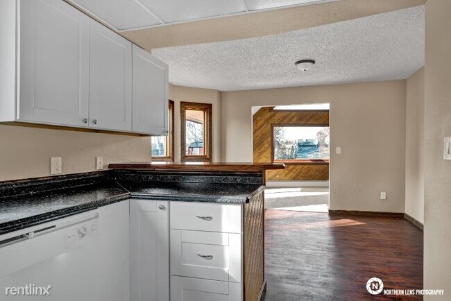 Building Photo - 8807 Washburn St