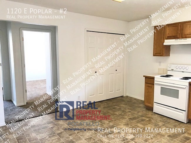 Building Photo - 1120 E Poplar St