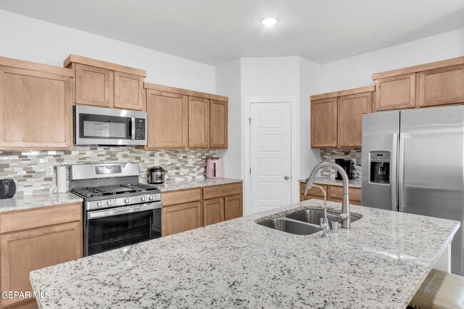 Building Photo - 14509 Johnny Mata Dr