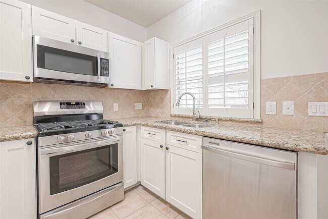 Building Photo - 2930 Grants Lake Blvd