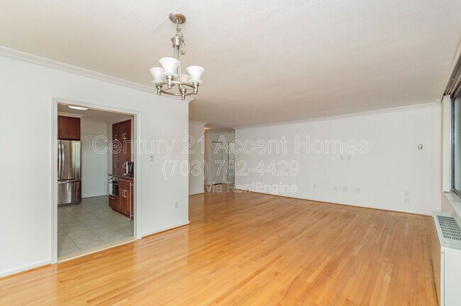 Building Photo - 3701 S George Mason Dr