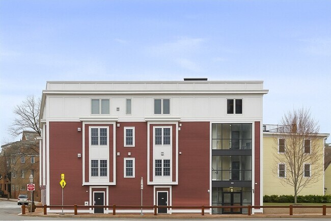 Building Photo - 463 Rutherford Ave