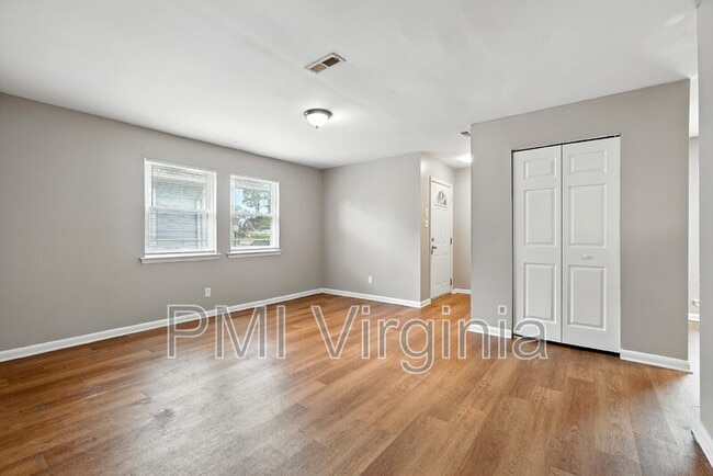 Building Photo - 1076 Dubose Dr