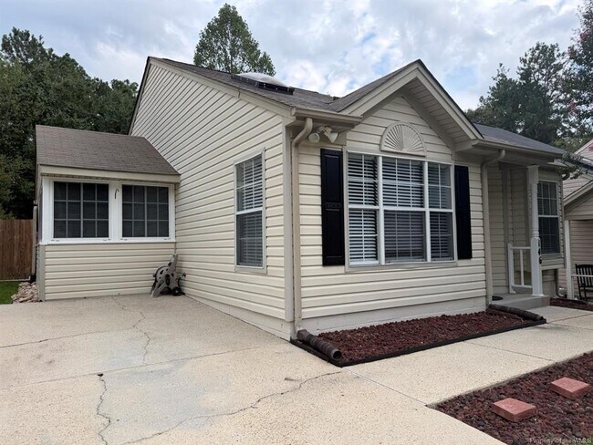 Building Photo - 146 Rain Tree Way