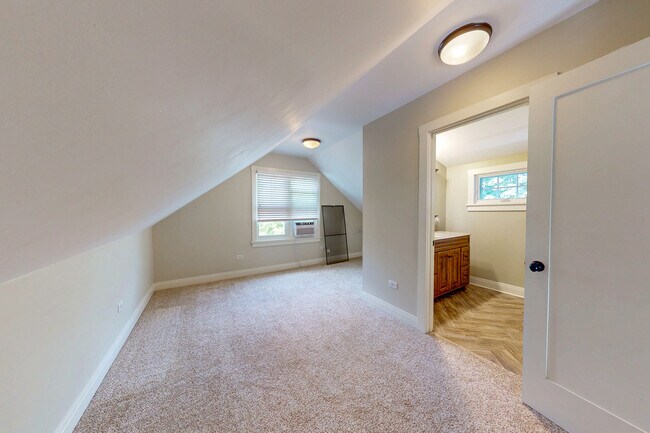 Building Photo - 523 Prairie St
