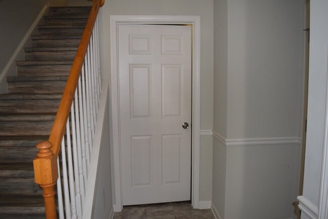 Building Photo - 3355 Deer Valley Dr