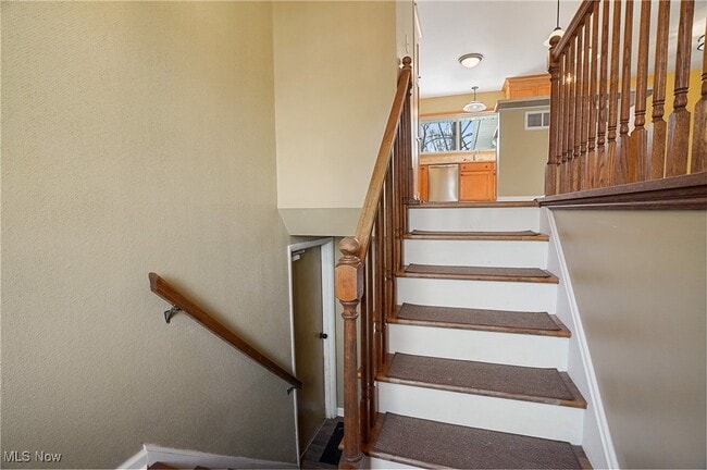 Building Photo - 7429 Sylvan Dr