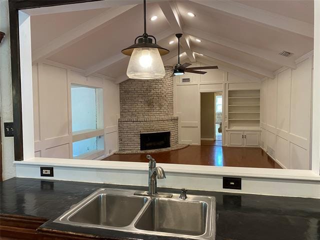 Building Photo - 2026 River Oaks Cir