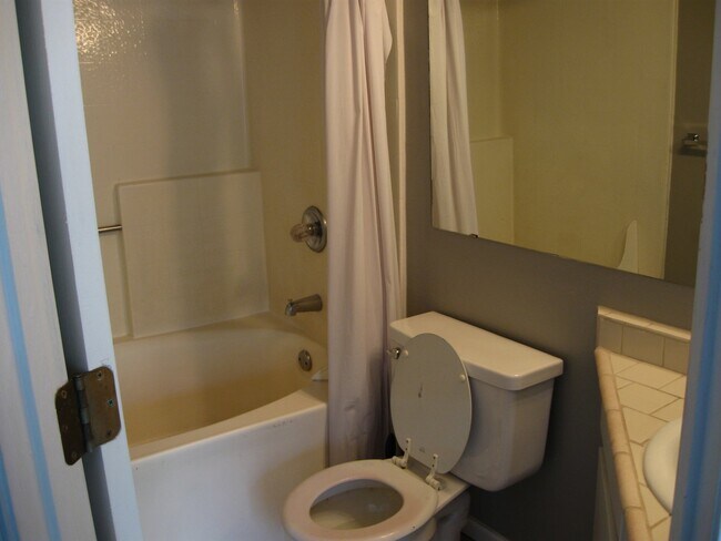 Building Photo - (52HU#13-101) Littleton Location - Studio