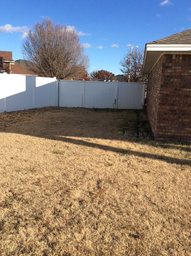 Building Photo - 108 Savannah Ct