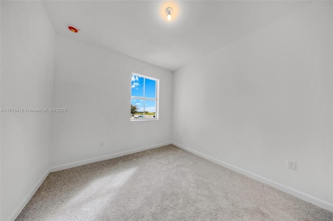 Building Photo - 2448 SE 27th Terrace