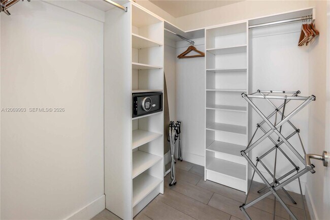 Building Photo - 4010 S Ocean Dr