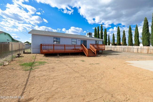 Building Photo - 3401 N Catherine Dr