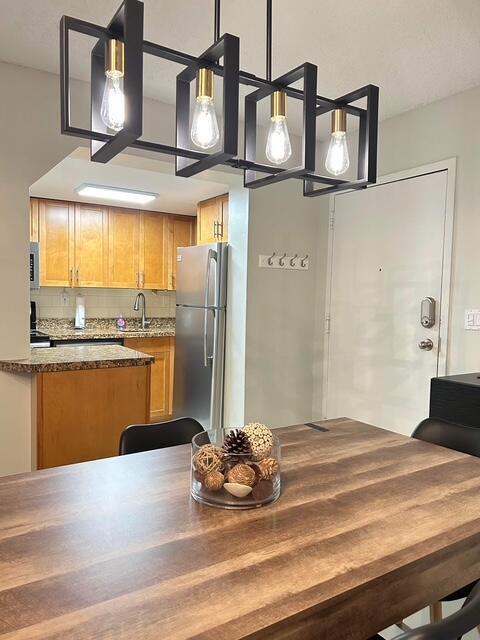 Building Photo - 1830 Embassy Dr