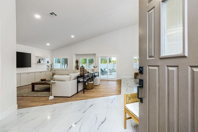 Building Photo - 76817 Manor Ln