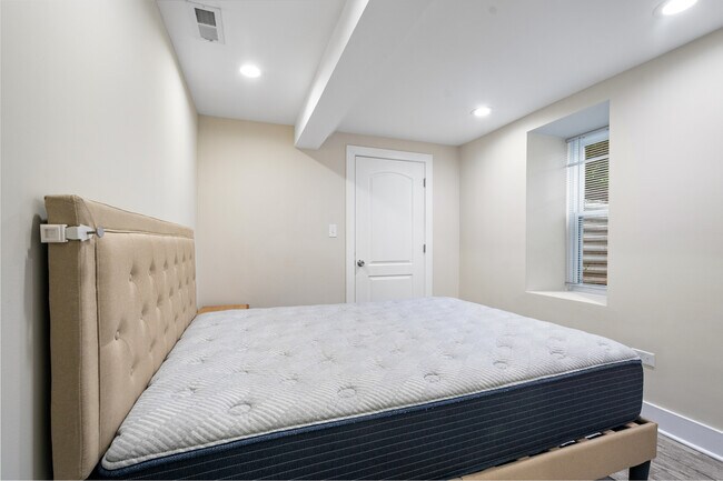 Building Photo - 3755 Grove St