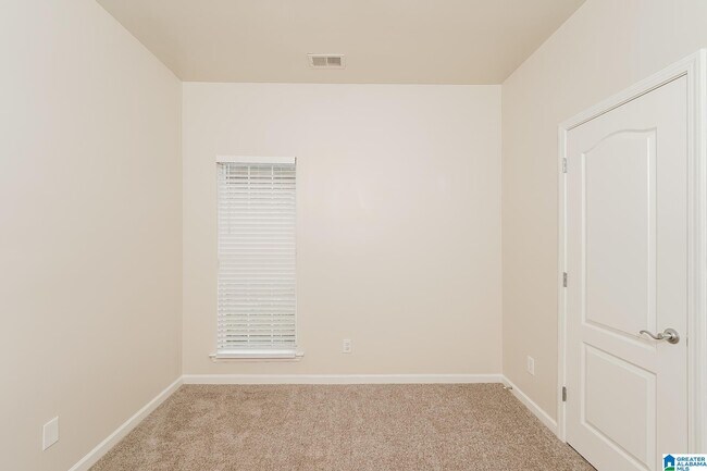 Building Photo - 4832 Longmeadow Dr